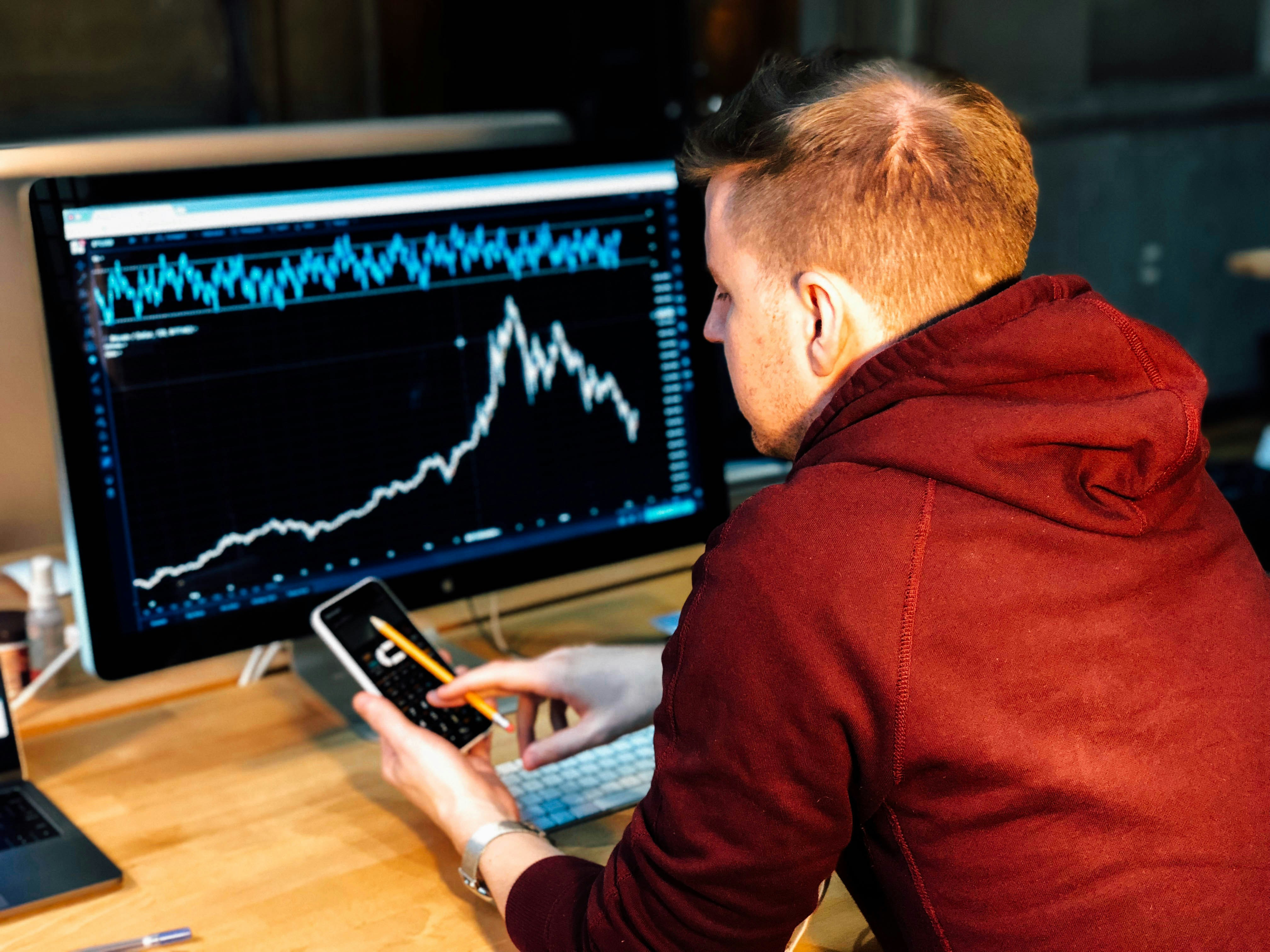 Man Reading Graph - AI CDP